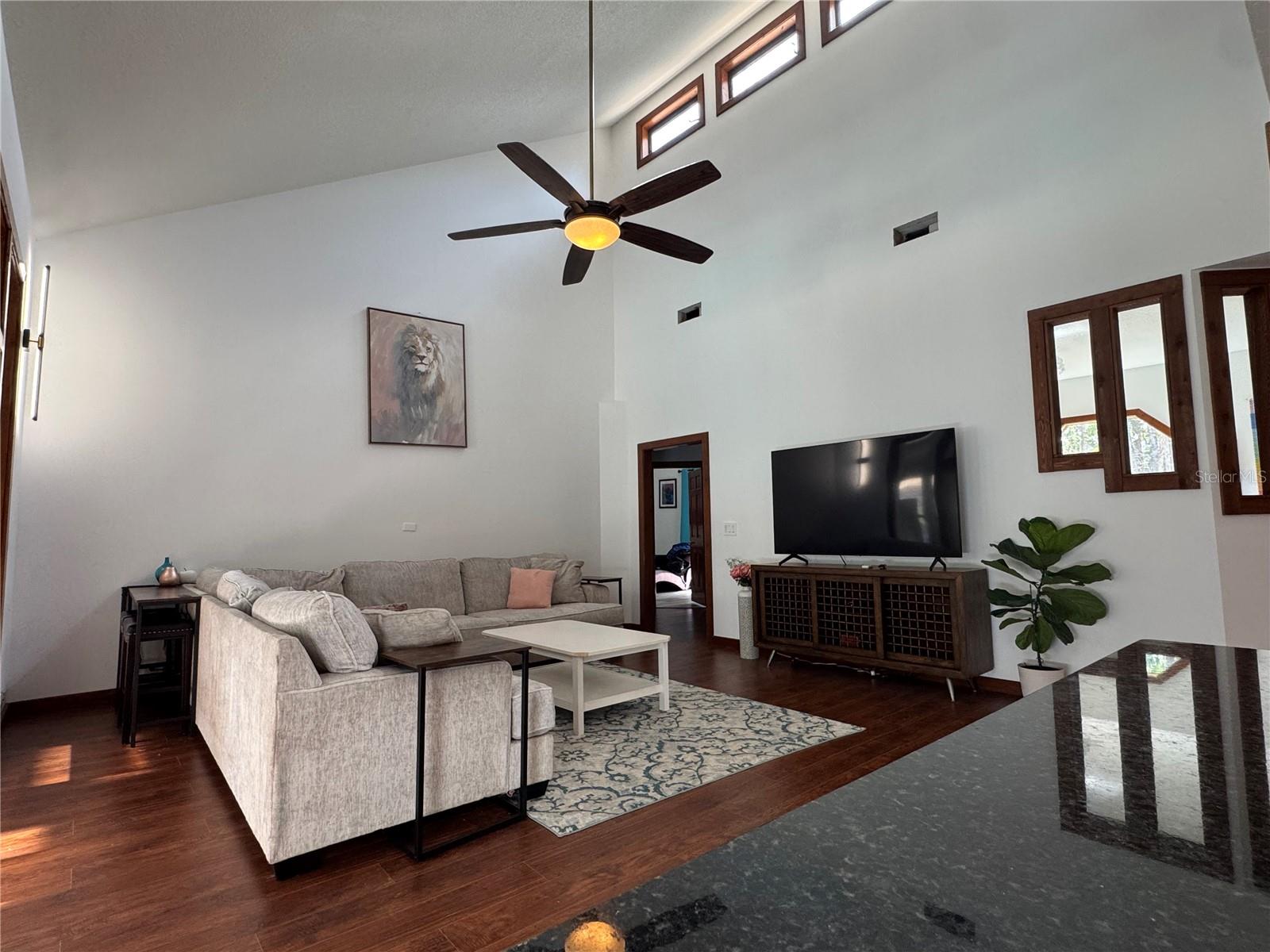 Image 12 of 37 For 120 Bahama Road