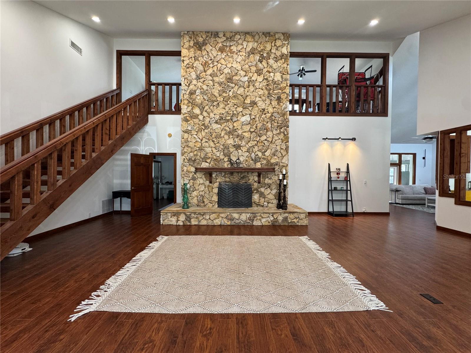 Image 13 of 37 For 120 Bahama Road