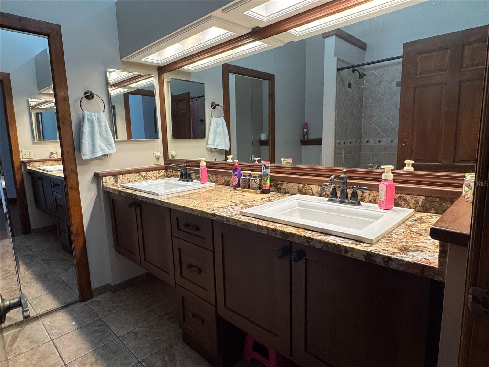 Image 17 of 37 For 120 Bahama Road