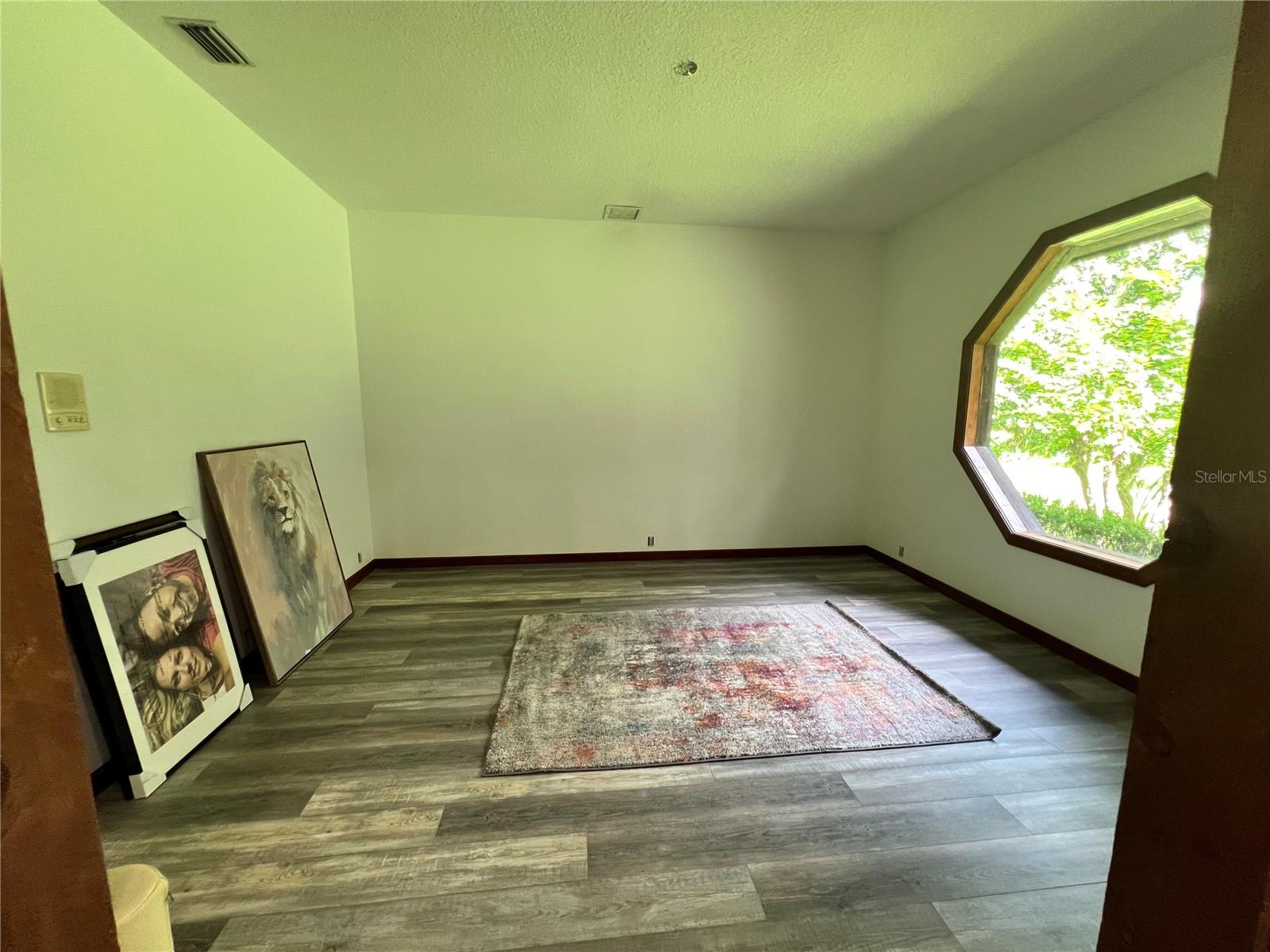 Image 20 of 37 For 120 Bahama Road