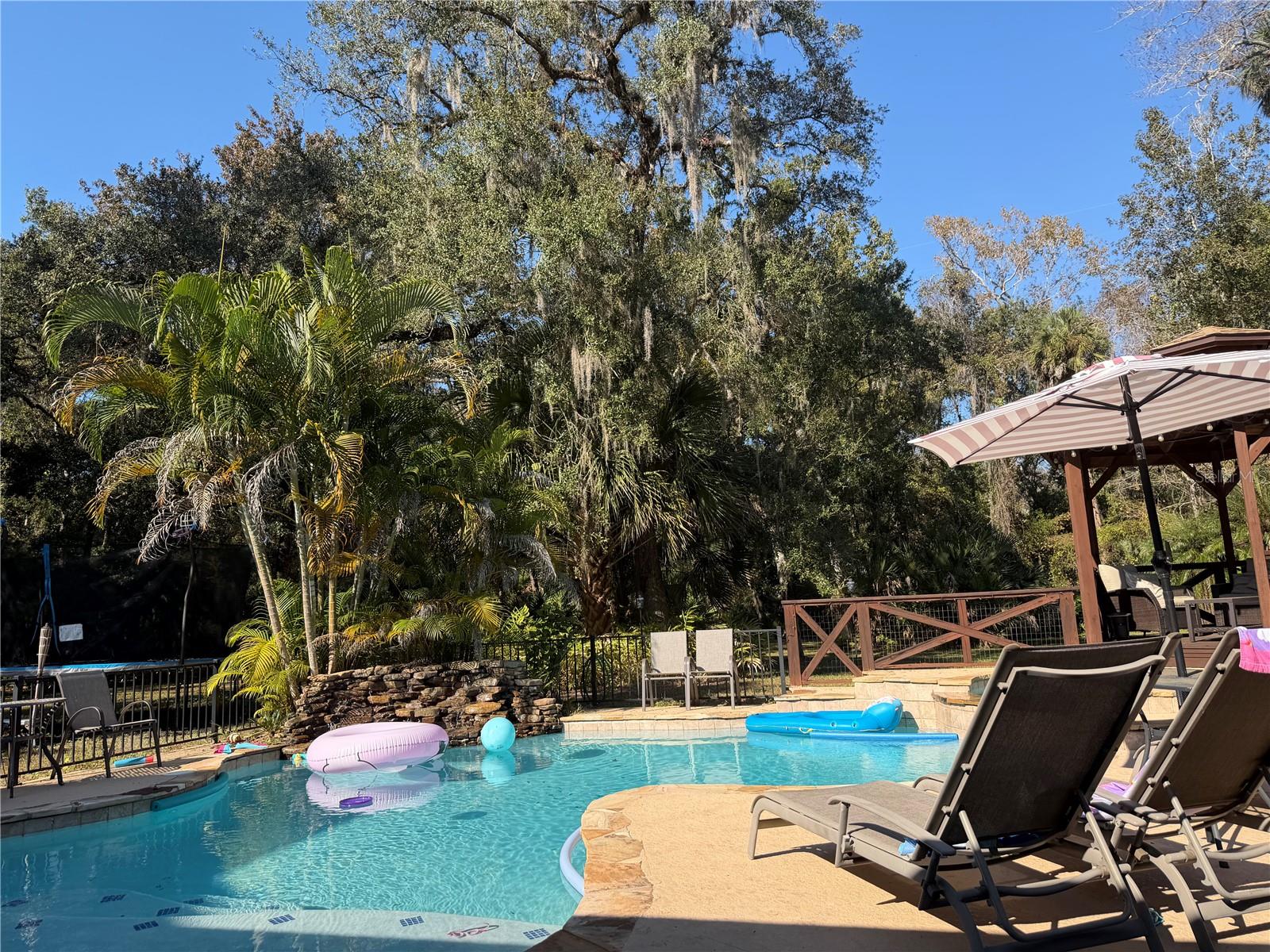 Image 28 of 37 For 120 Bahama Road