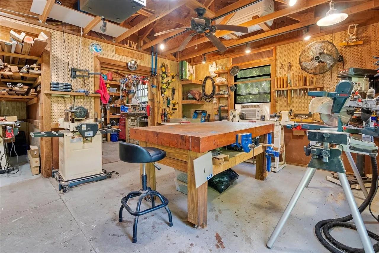 Image 31 of 37 For 120 Bahama Road