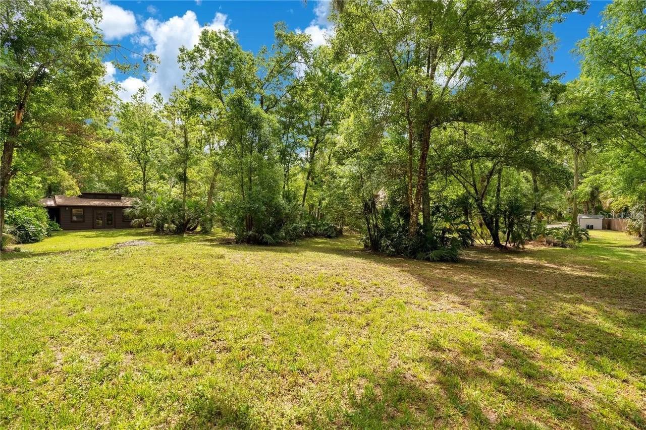 Image 35 of 37 For 120 Bahama Road