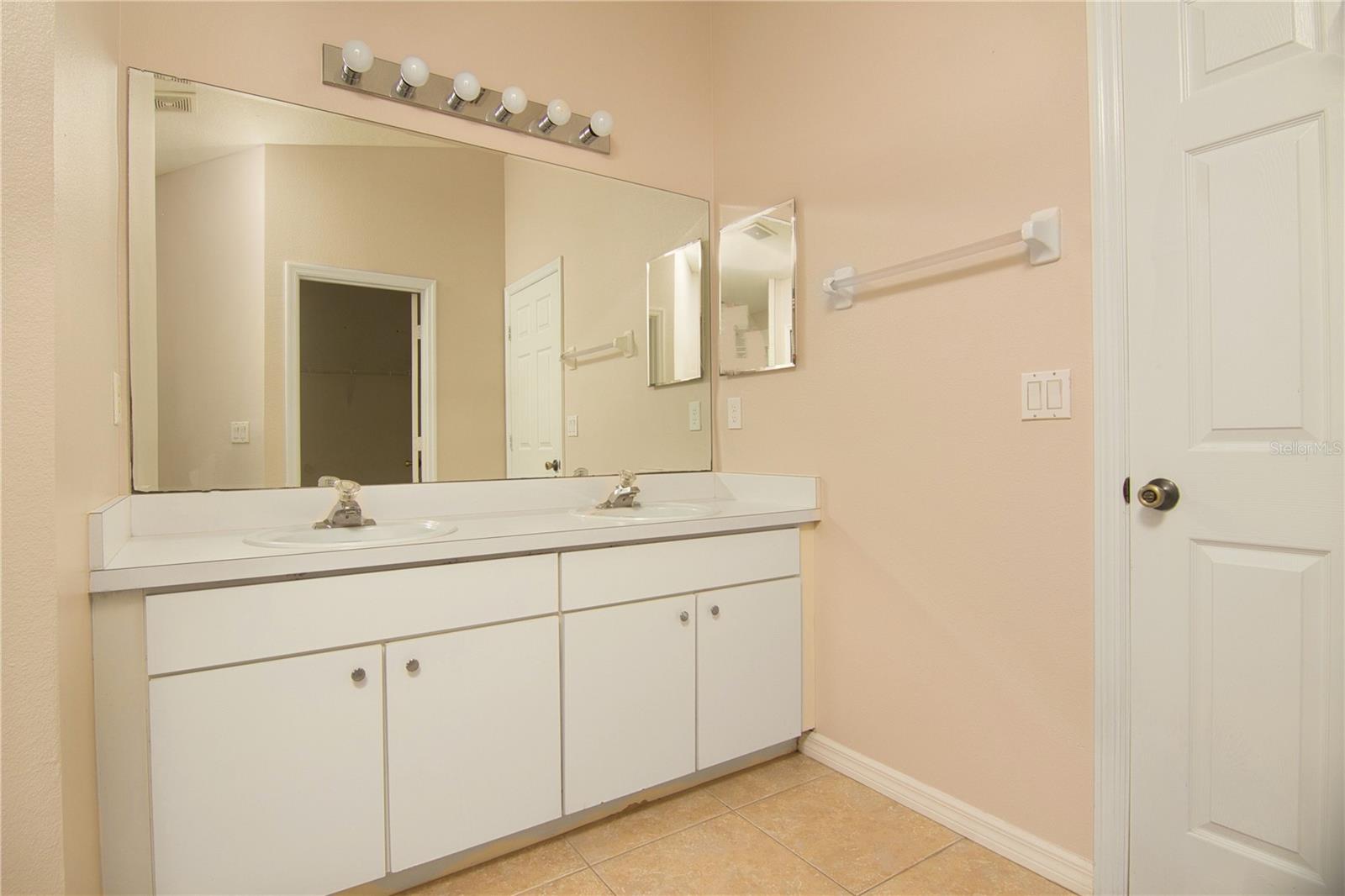 Image 13 of 21 For 2374 Blue Sapphire Circle