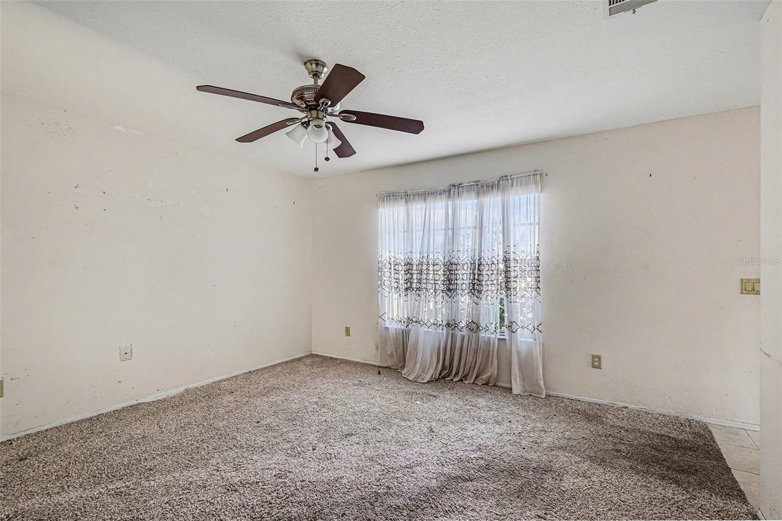 Image 5 of 28 For 1136 Minnet Court Ne