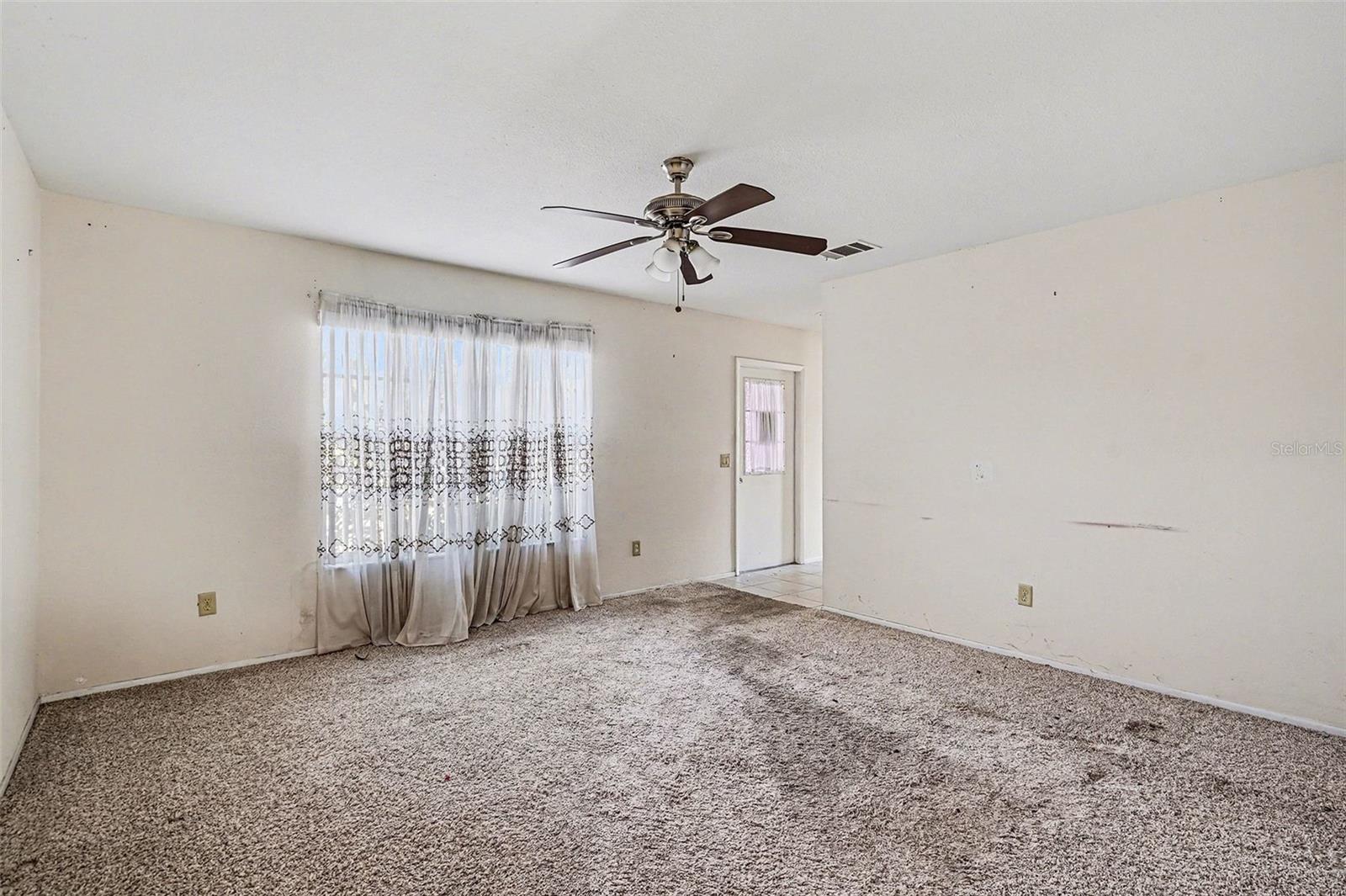 Image 6 of 28 For 1136 Minnet Court Ne