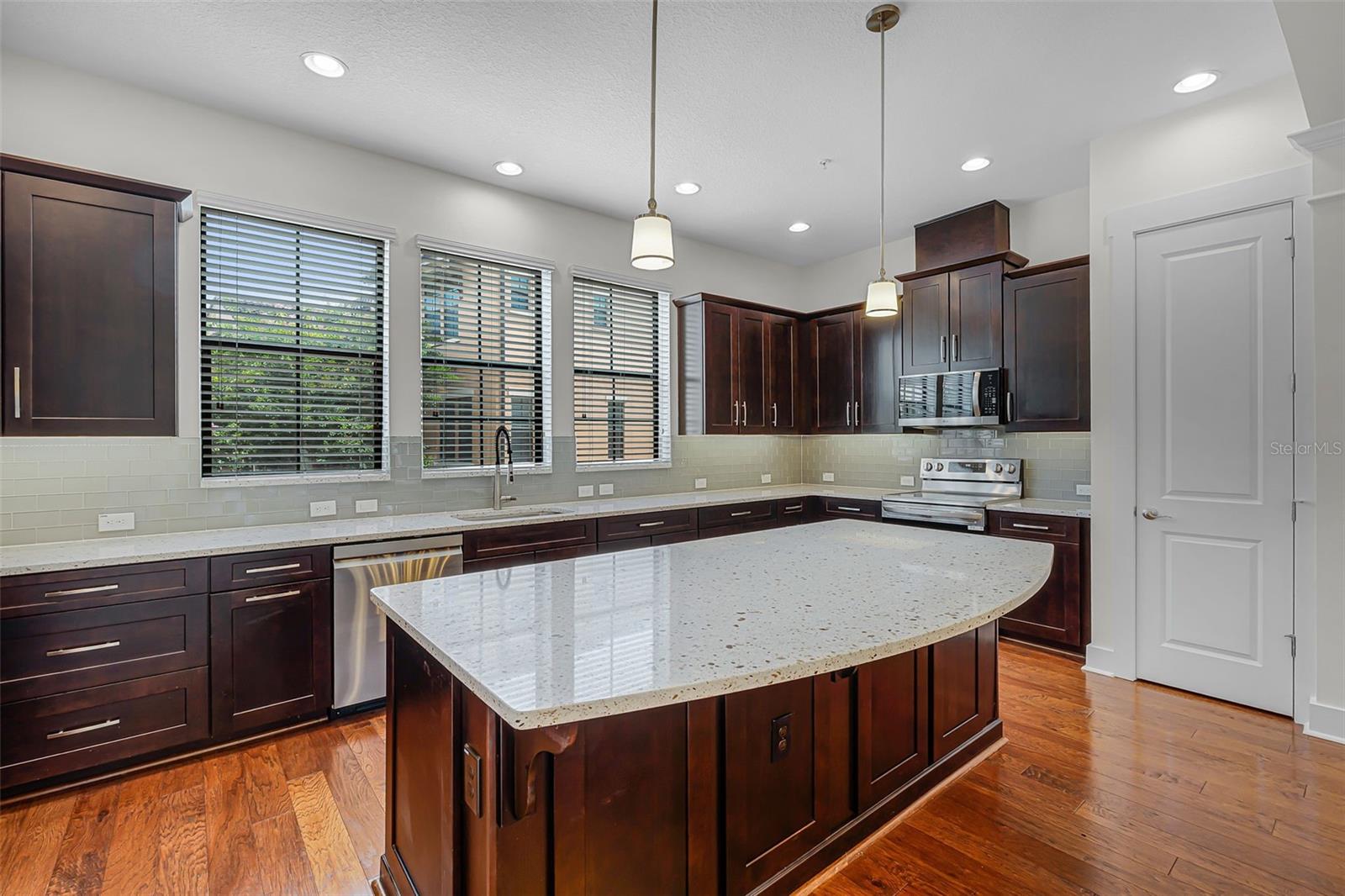 Image 14 of 60 For 4562 Lower Park Road