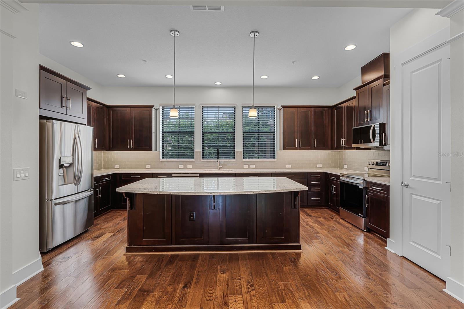 Image 5 of 60 For 4562 Lower Park Road