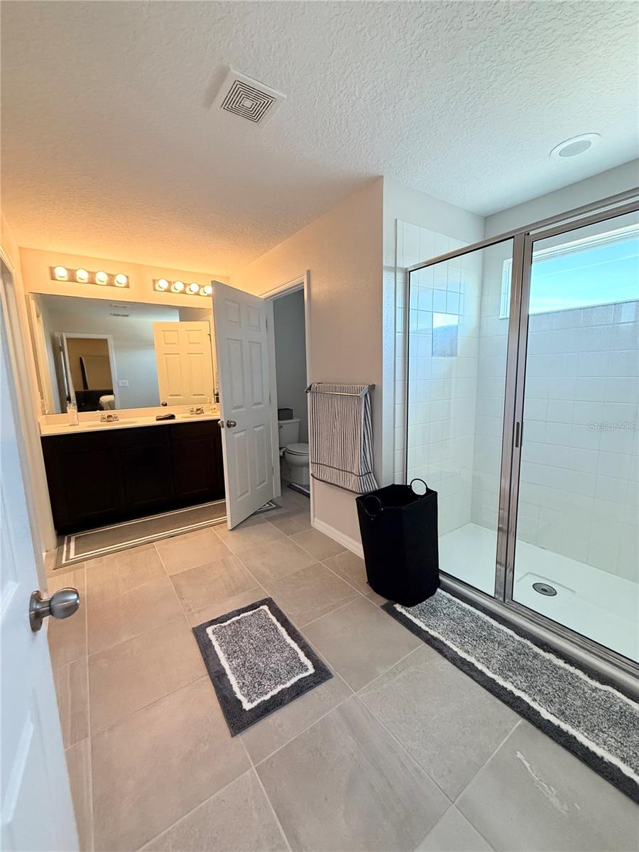 Image 33 of 41 For 16461 Olive Hill Drive