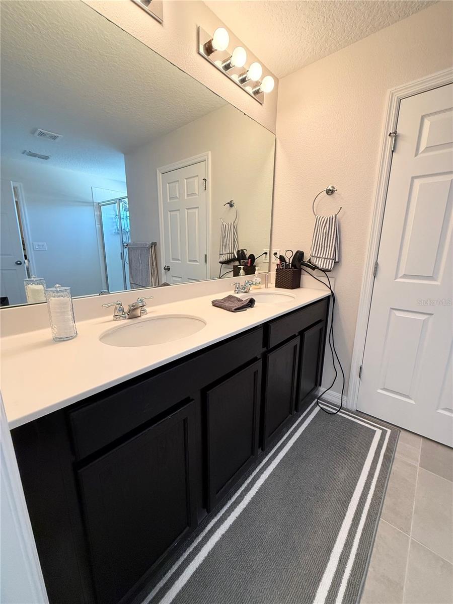 Image 35 of 41 For 16461 Olive Hill Drive