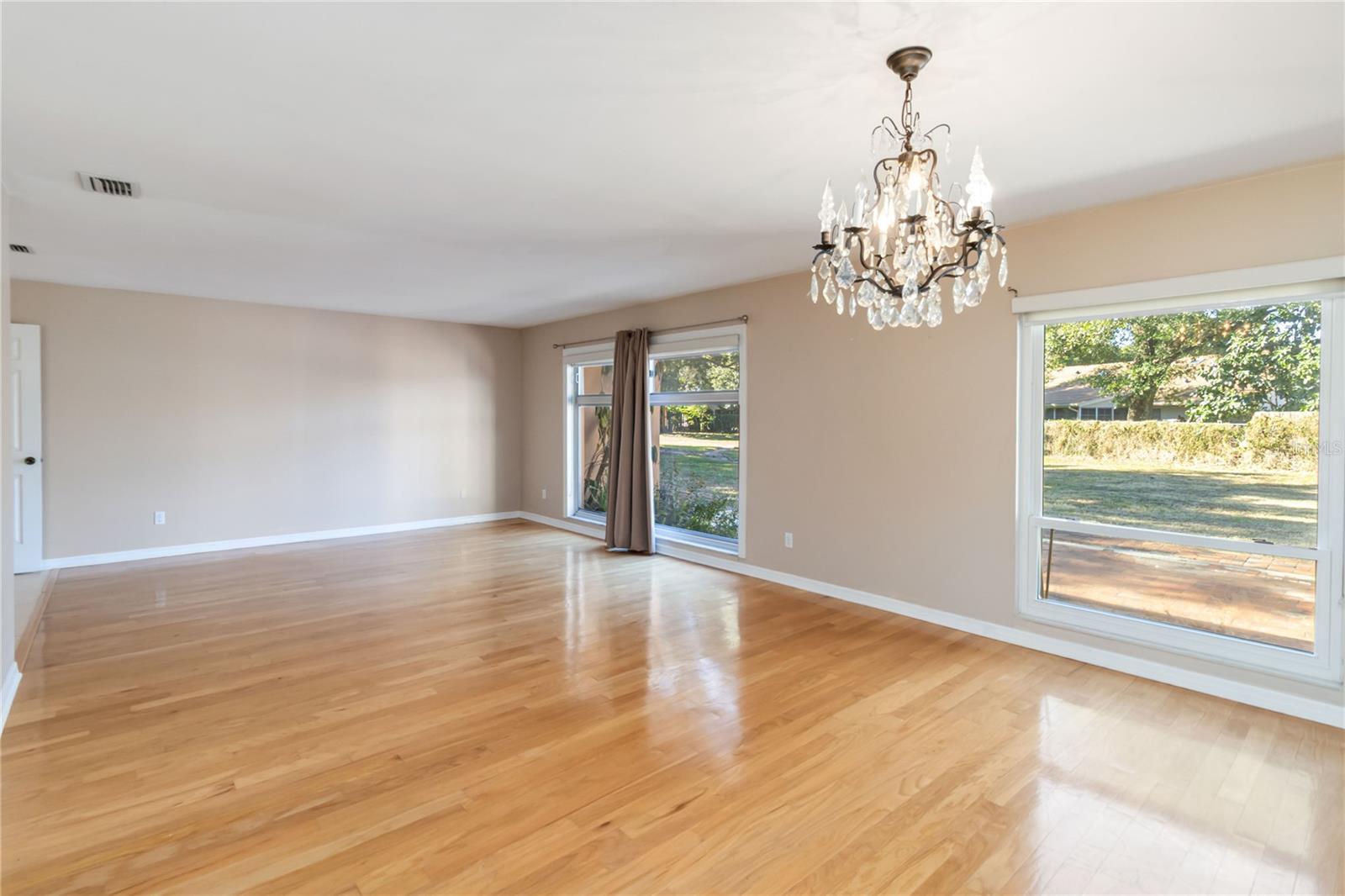 Image 12 of 66 For 924 Wald Road