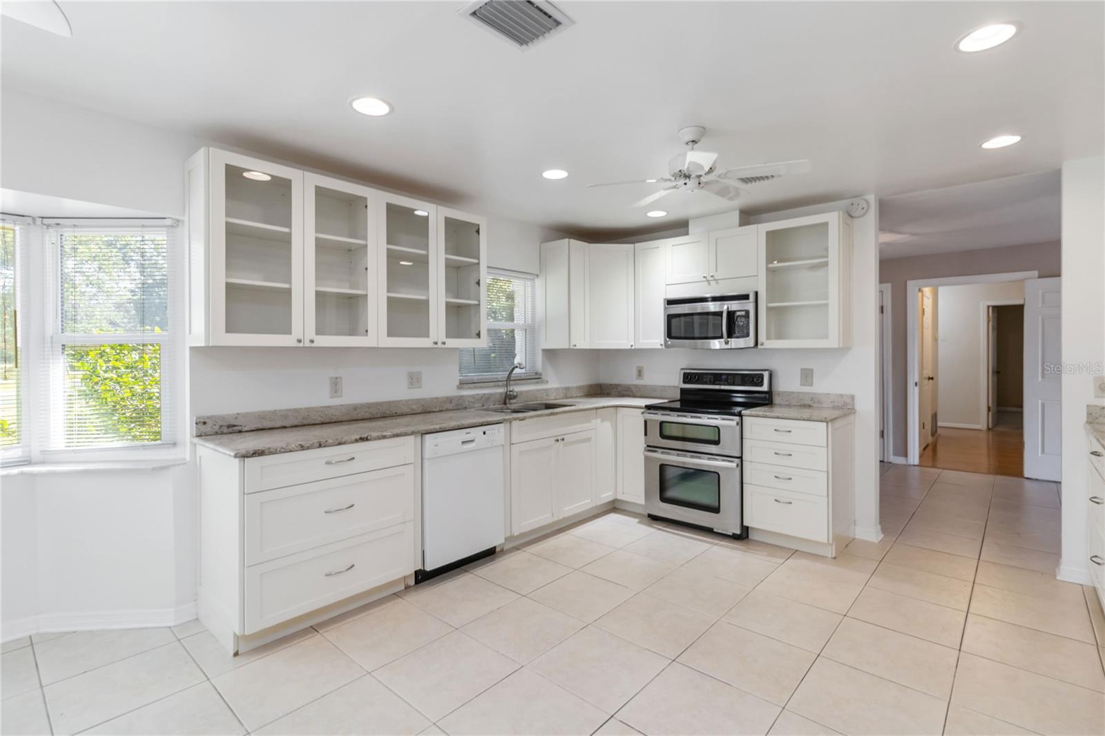 Image 19 of 66 For 924 Wald Road