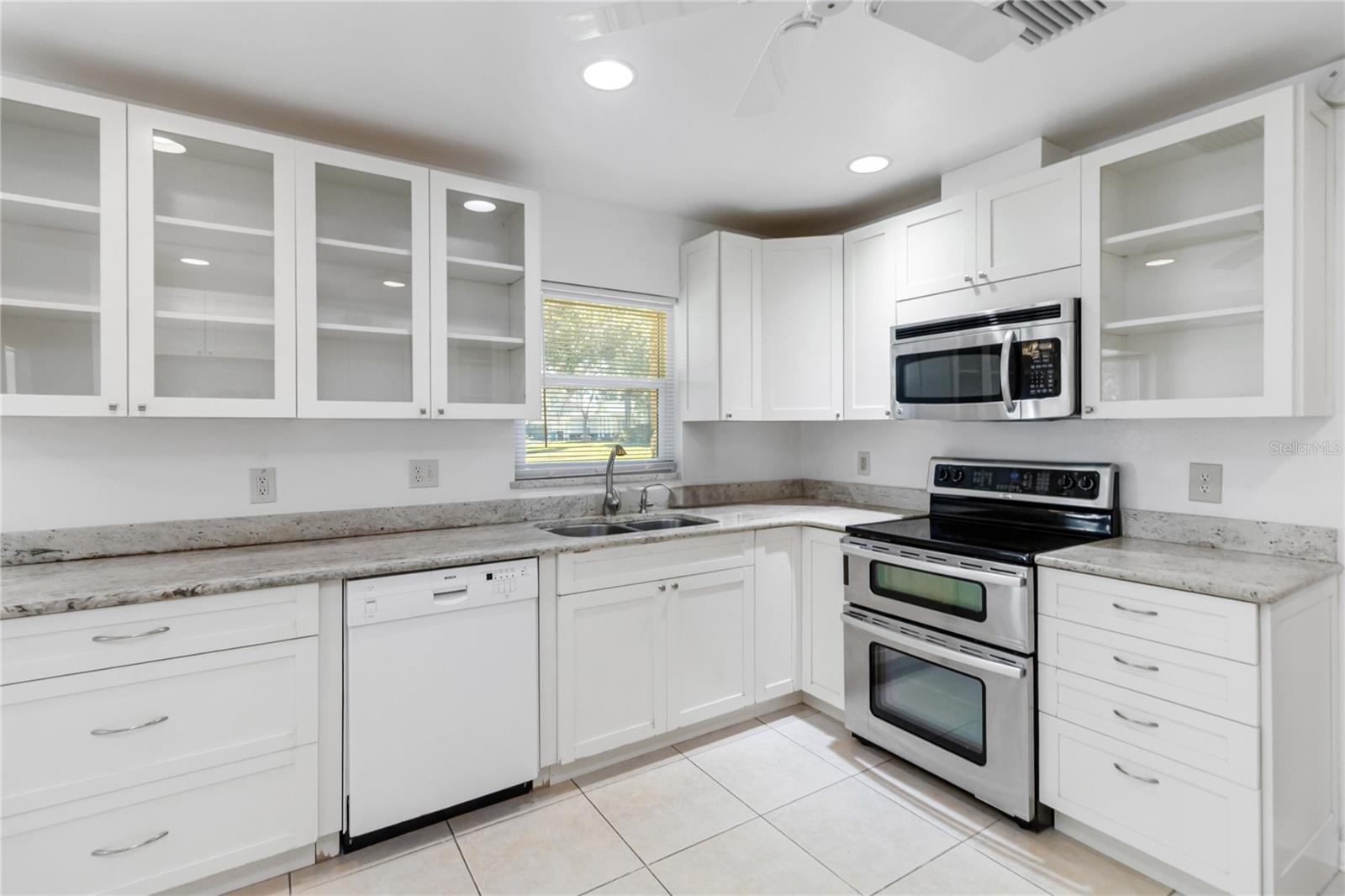 Image 22 of 66 For 924 Wald Road