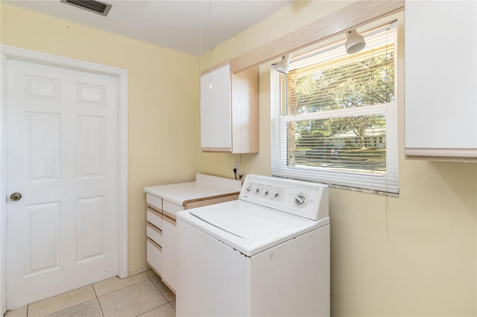 Image 26 of 66 For 924 Wald Road