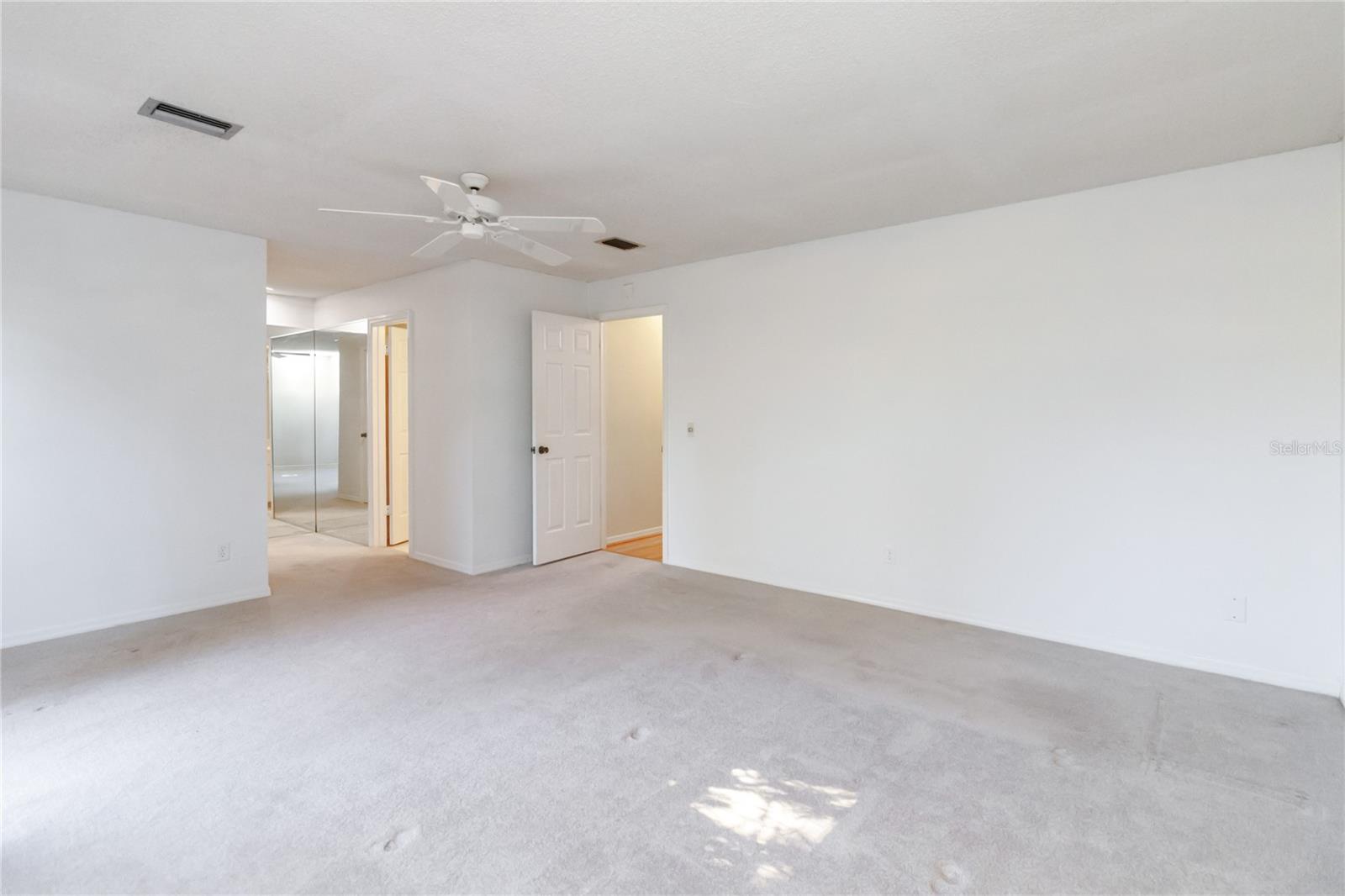 Image 29 of 66 For 924 Wald Road