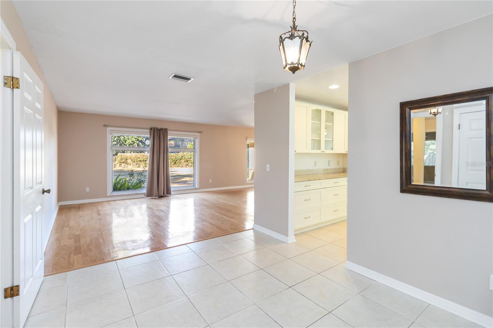 Image 7 of 66 For 924 Wald Road