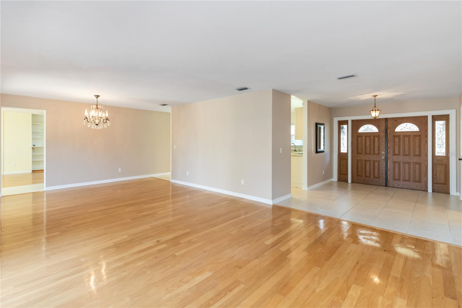 Image 9 of 66 For 924 Wald Road