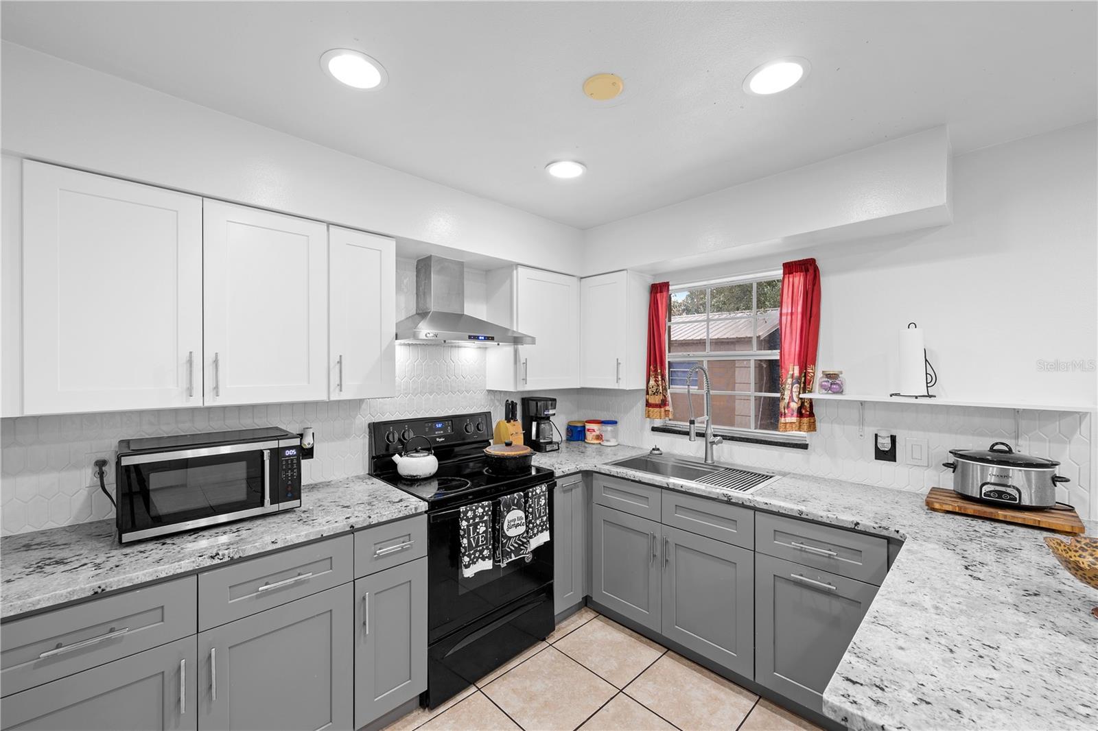 Image 10 of 31 For 2412 Linda Street