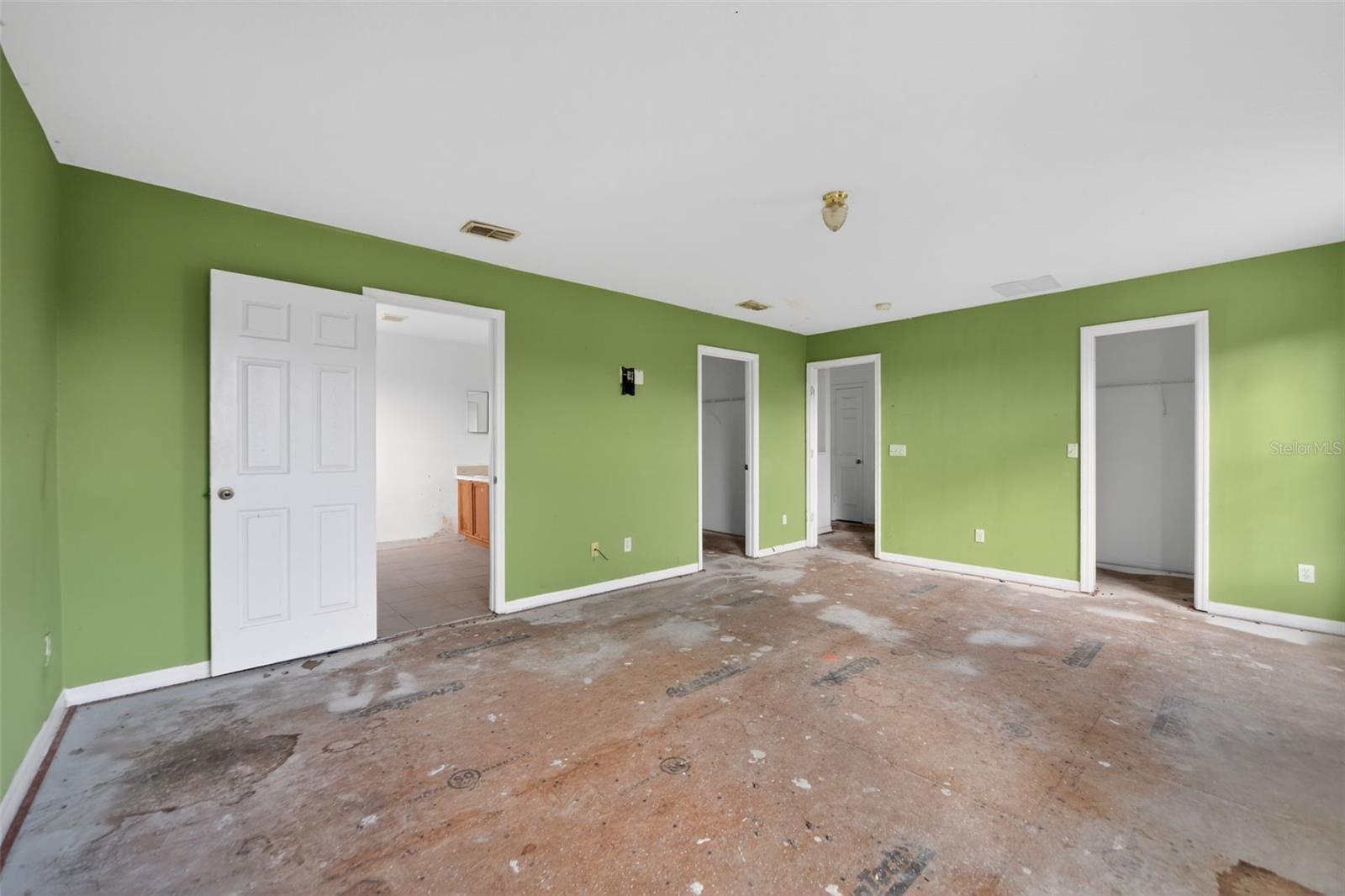 Image 10 of 29 For 512 Flower Fields Lane