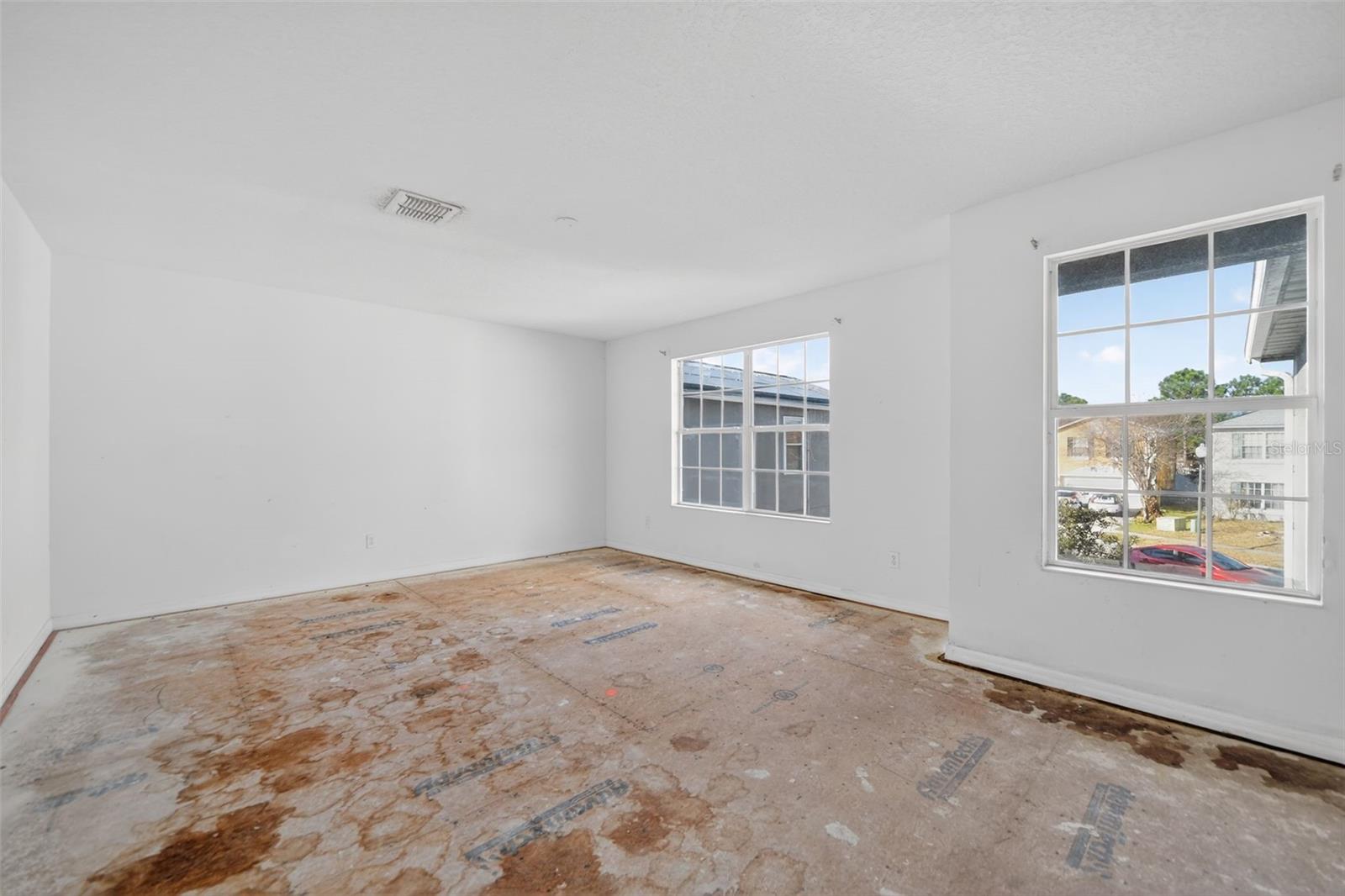 Image 23 of 29 For 512 Flower Fields Lane