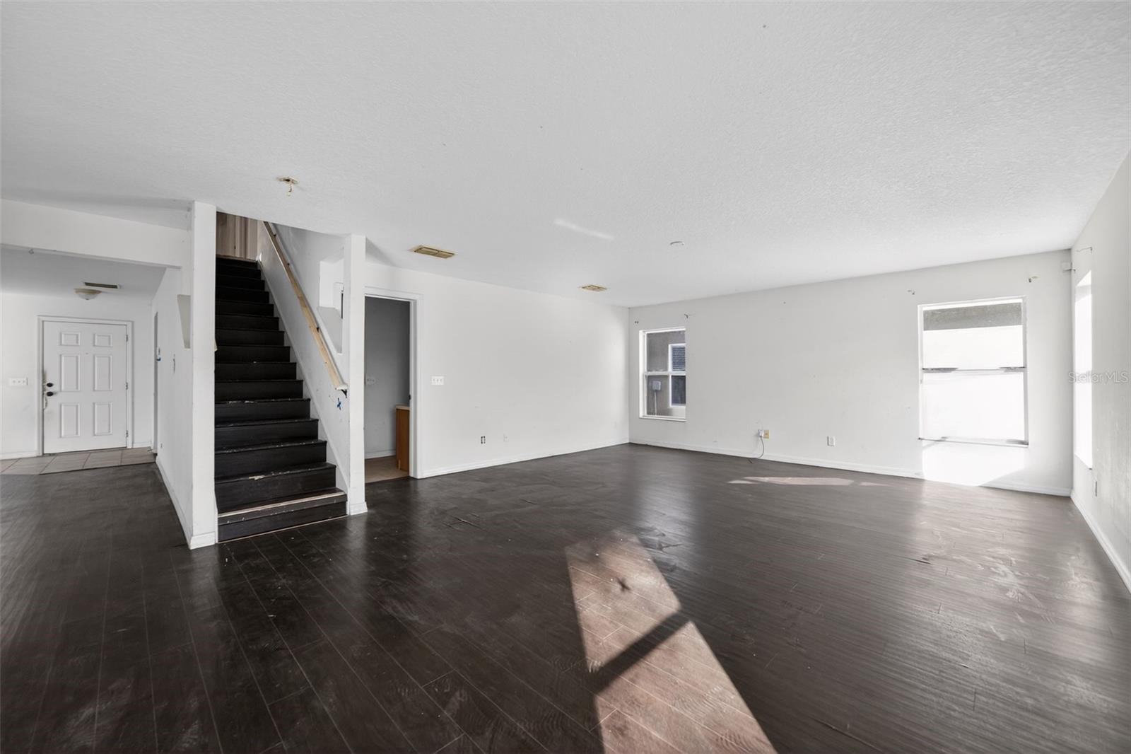 Image 8 of 29 For 512 Flower Fields Lane