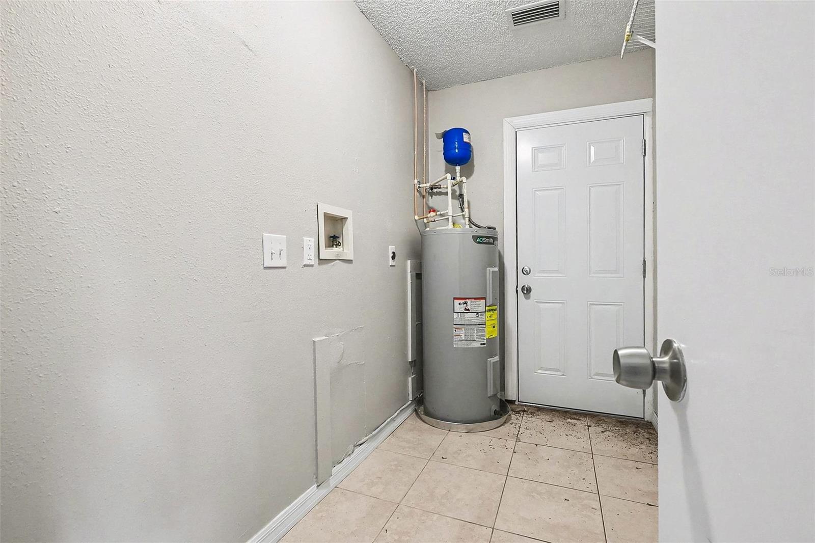 Image 12 of 15 For 1761 Elbert Acres Court Ne