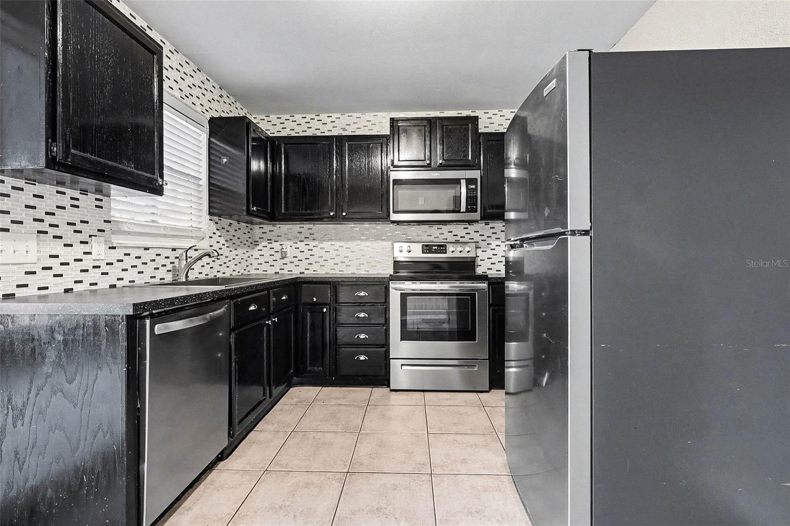 Image 5 of 15 For 1761 Elbert Acres Court Ne