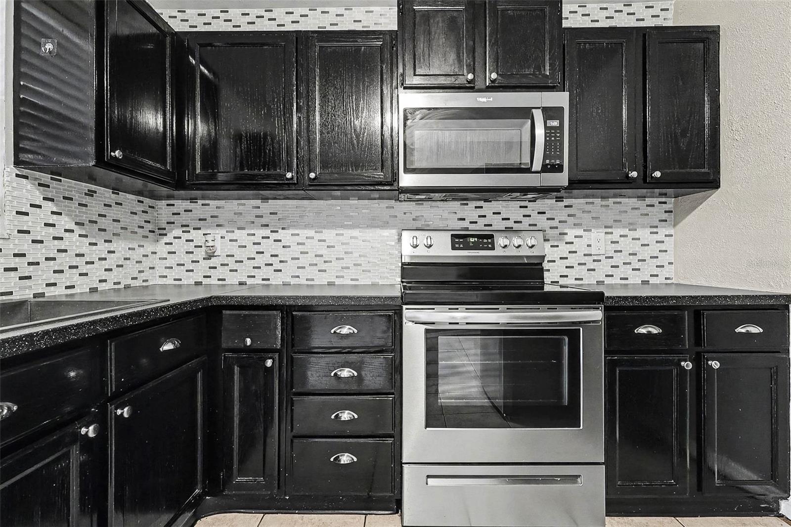 Image 6 of 15 For 1761 Elbert Acres Court Ne