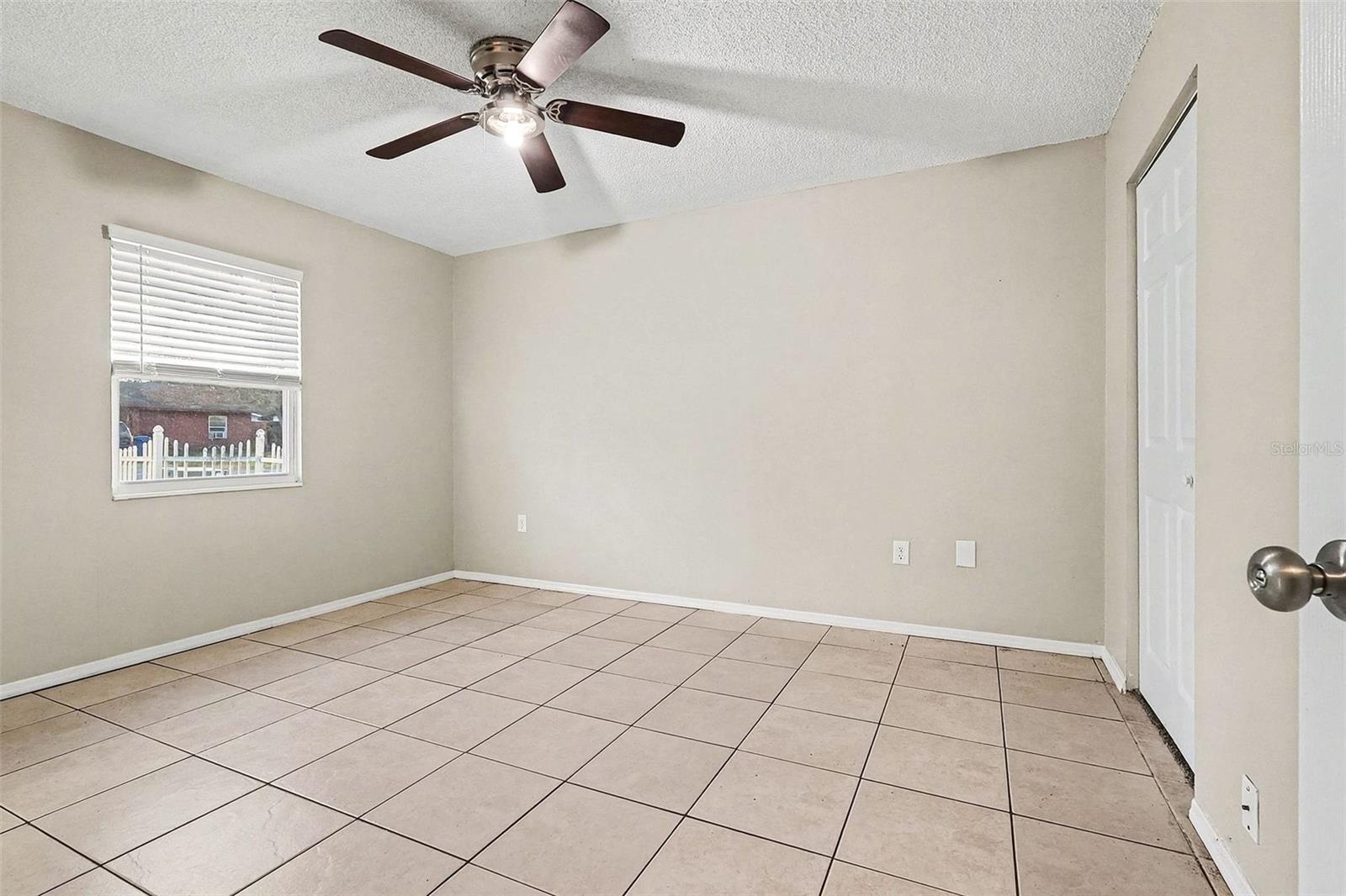 Image 8 of 15 For 1761 Elbert Acres Court Ne