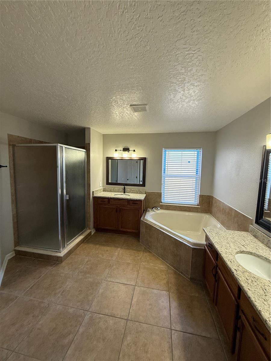 Image 17 of 59 For 12731 Grovehurst Avenue