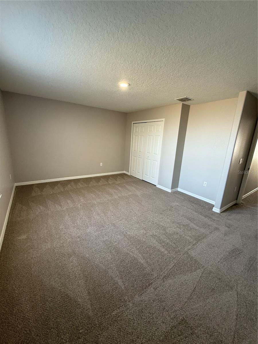 Image 20 of 59 For 12731 Grovehurst Avenue