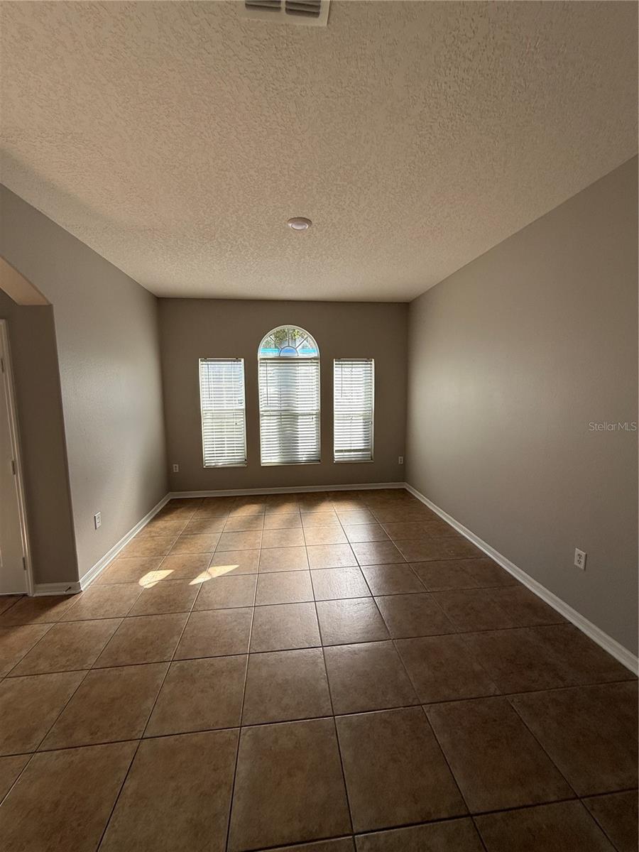 Image 4 of 59 For 12731 Grovehurst Avenue