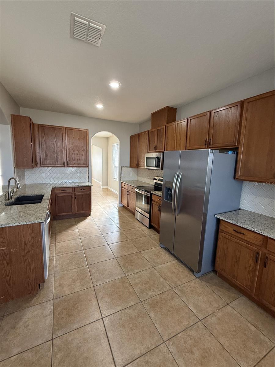 Image 8 of 59 For 12731 Grovehurst Avenue