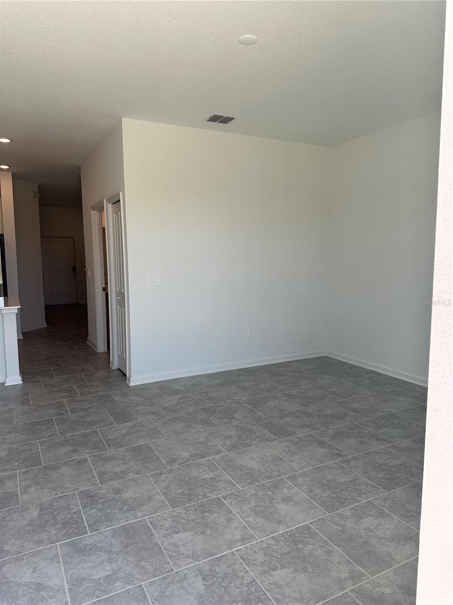 Image 12 of 33 For 3303 Laurent Loop