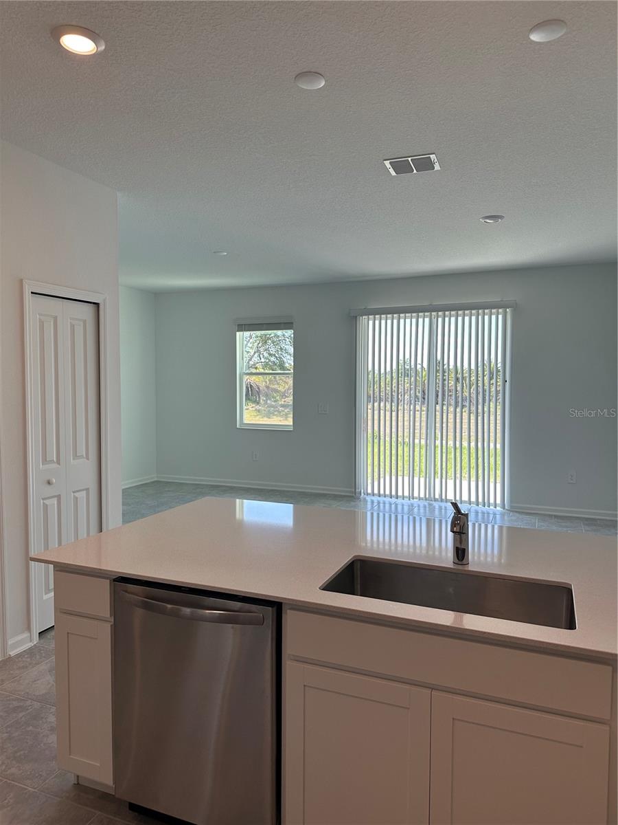 Image 16 of 33 For 3303 Laurent Loop