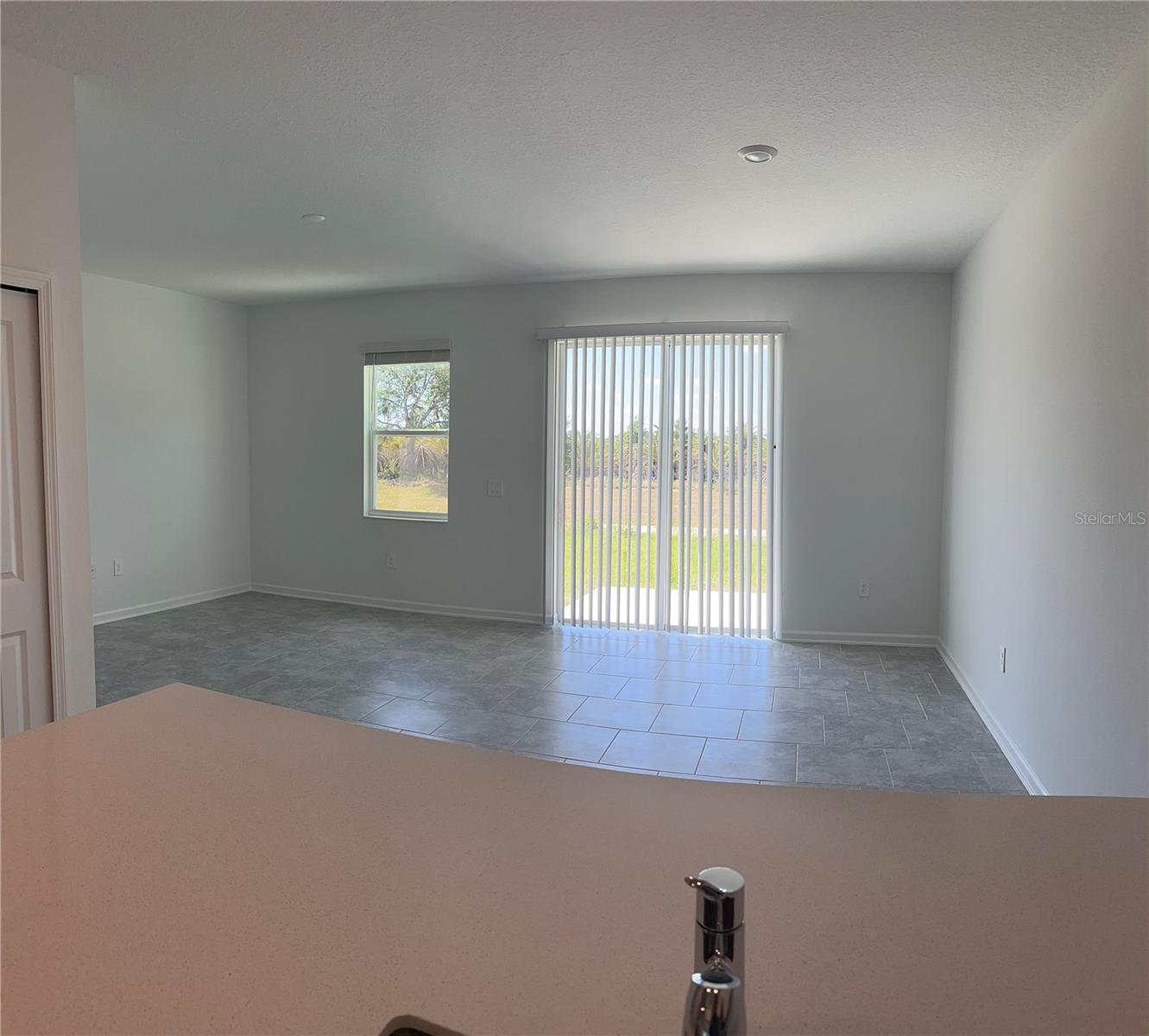 Image 17 of 33 For 3303 Laurent Loop