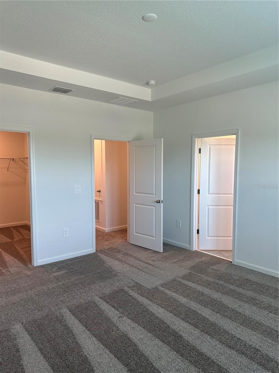 Image 20 of 33 For 3303 Laurent Loop