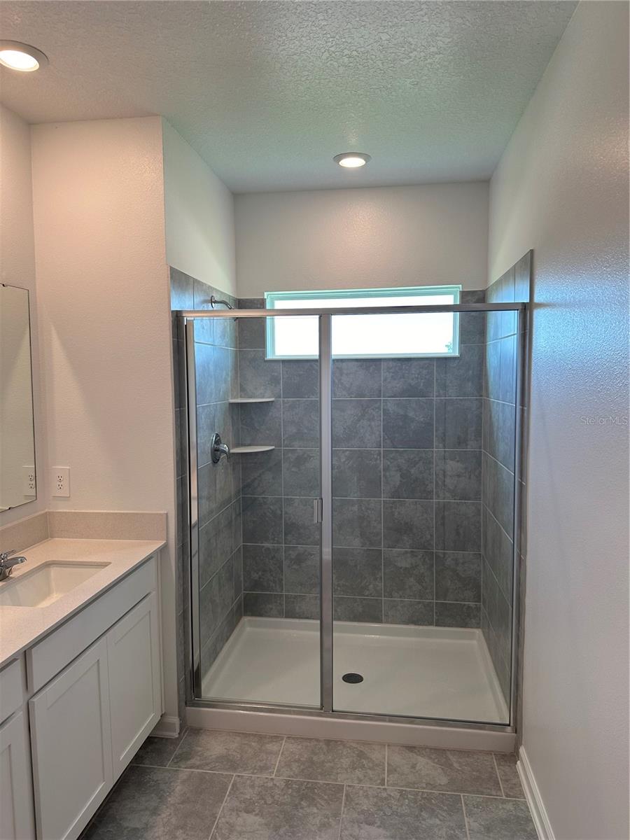 Image 24 of 33 For 3303 Laurent Loop