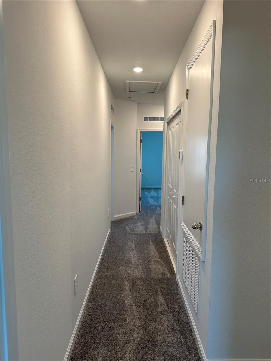 Image 25 of 33 For 3303 Laurent Loop