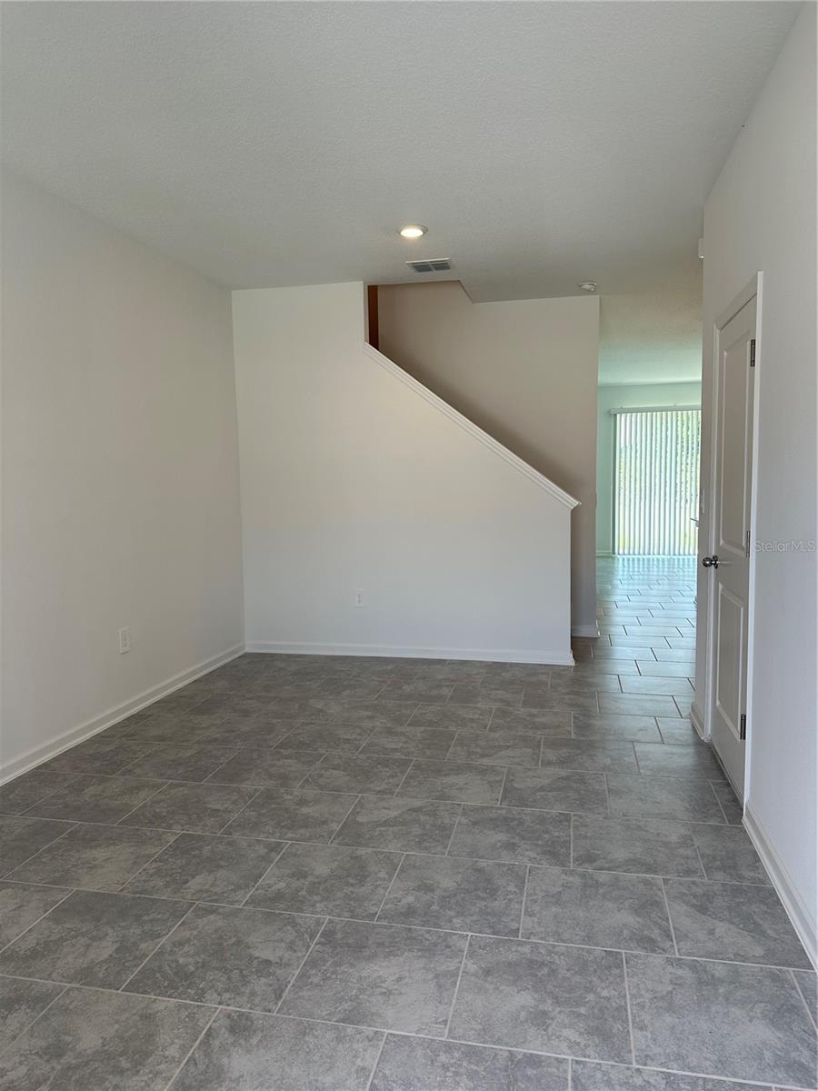 Image 4 of 33 For 3303 Laurent Loop