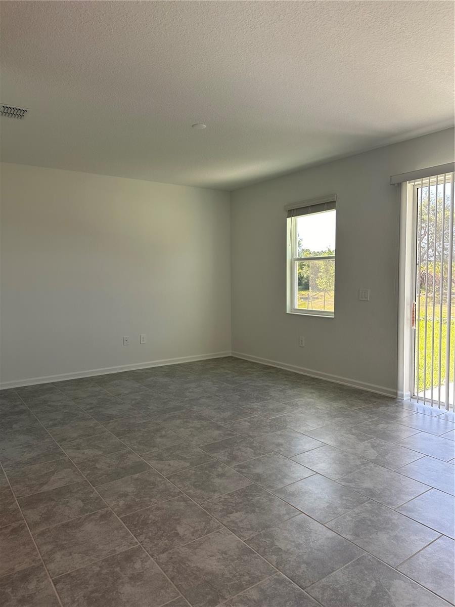 Image 8 of 33 For 3303 Laurent Loop