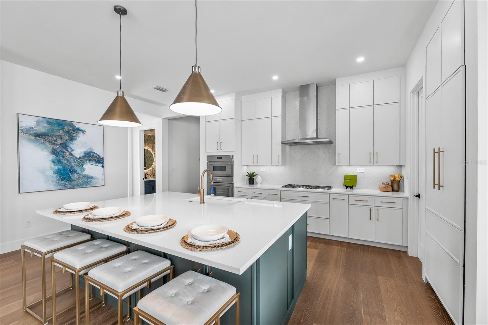 Image 10 of 66 For 3303 Helen Avenue