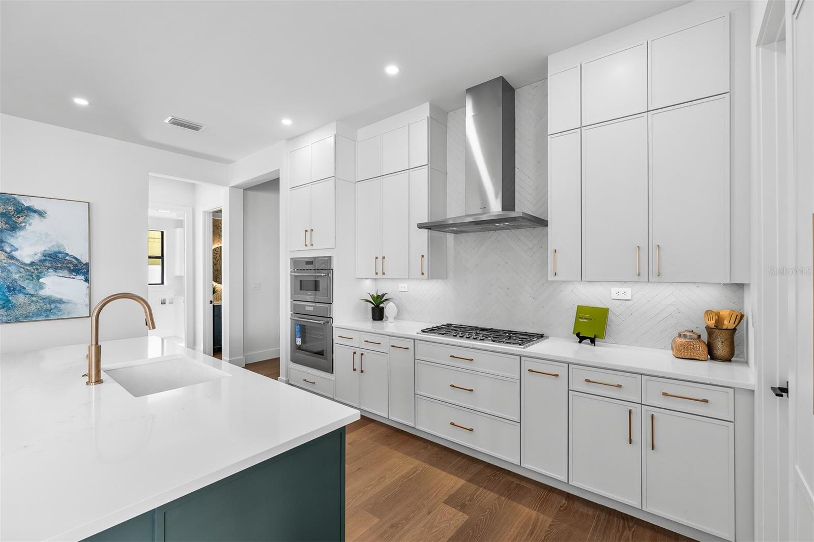 Image 11 of 66 For 3303 Helen Avenue