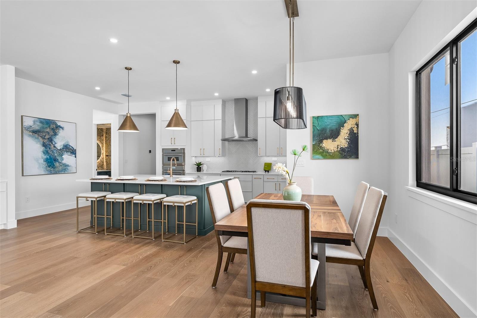 Image 17 of 66 For 3303 Helen Avenue