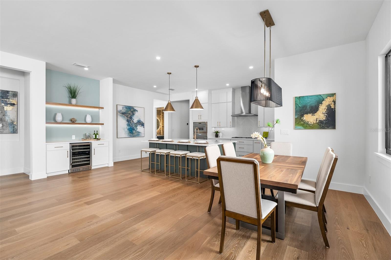 Image 18 of 66 For 3303 Helen Avenue