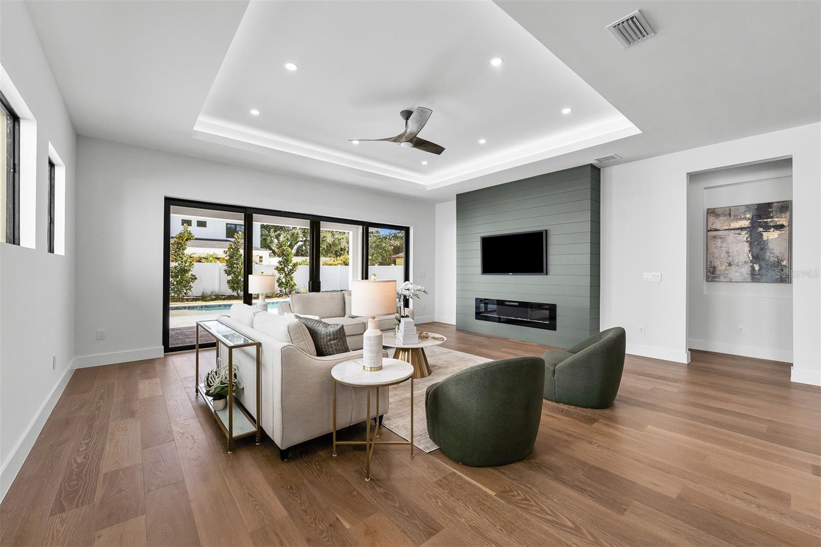 Image 22 of 66 For 3303 Helen Avenue