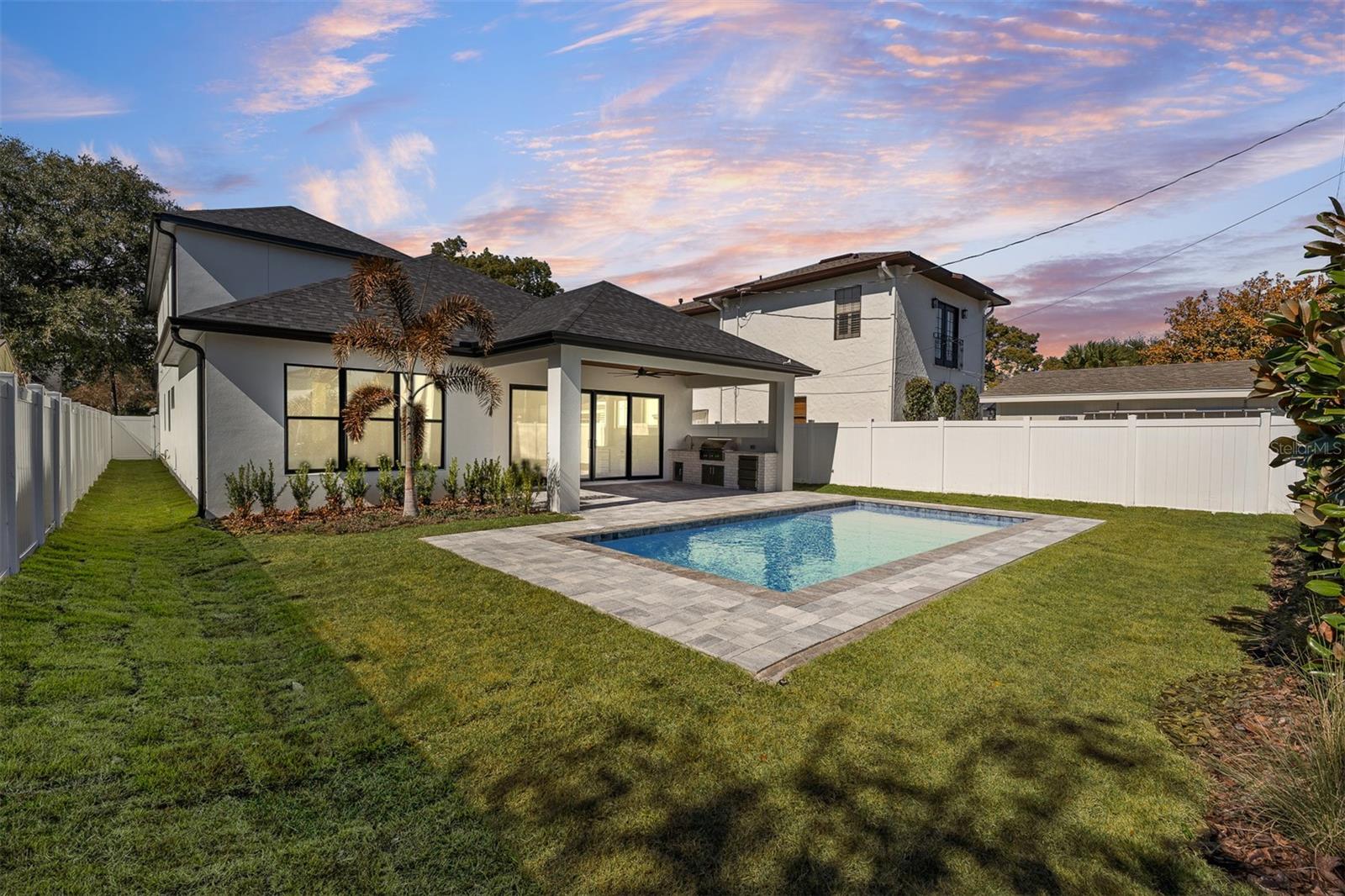 Image 29 of 66 For 3303 Helen Avenue