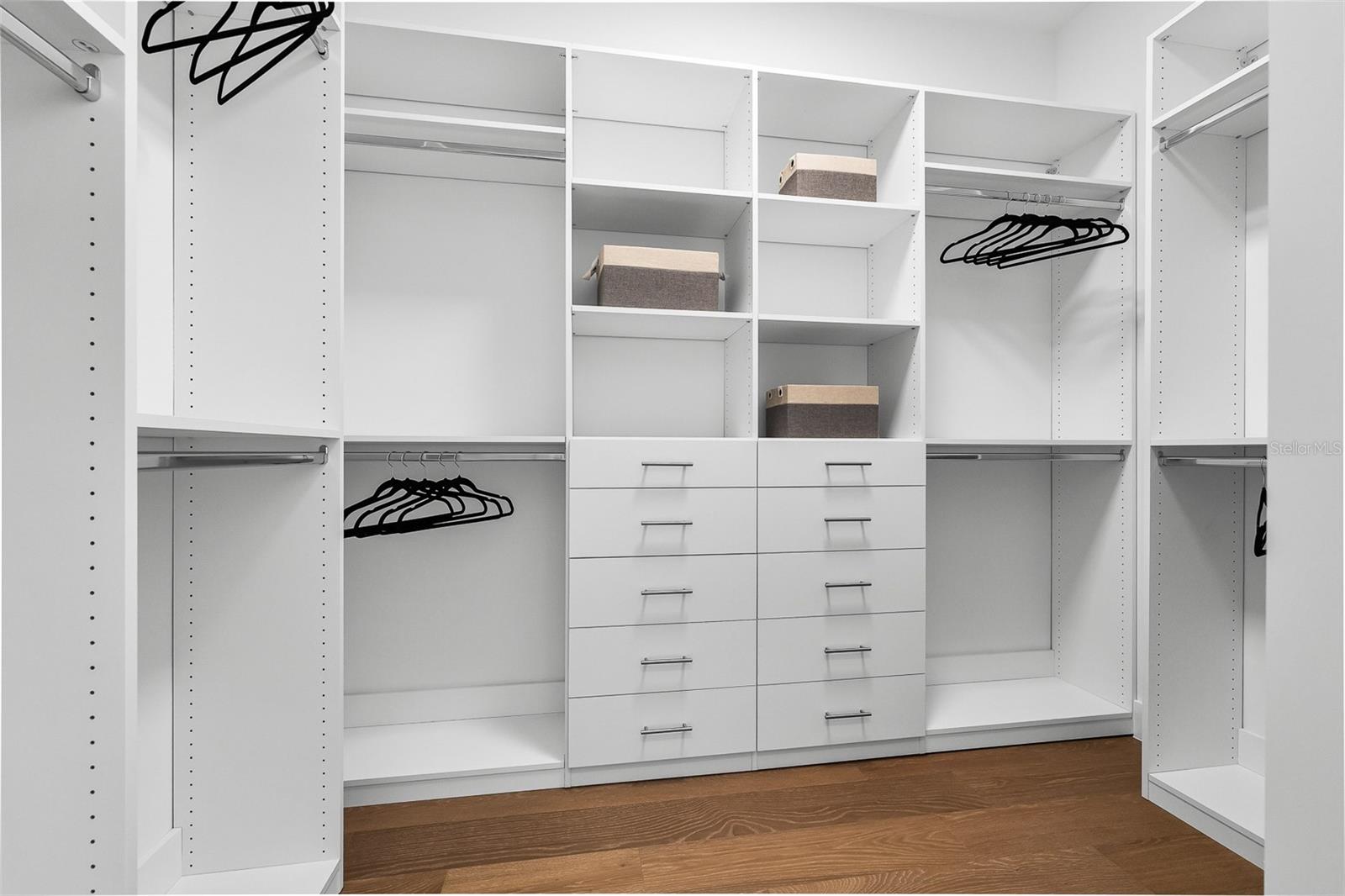 Image 35 of 66 For 3303 Helen Avenue