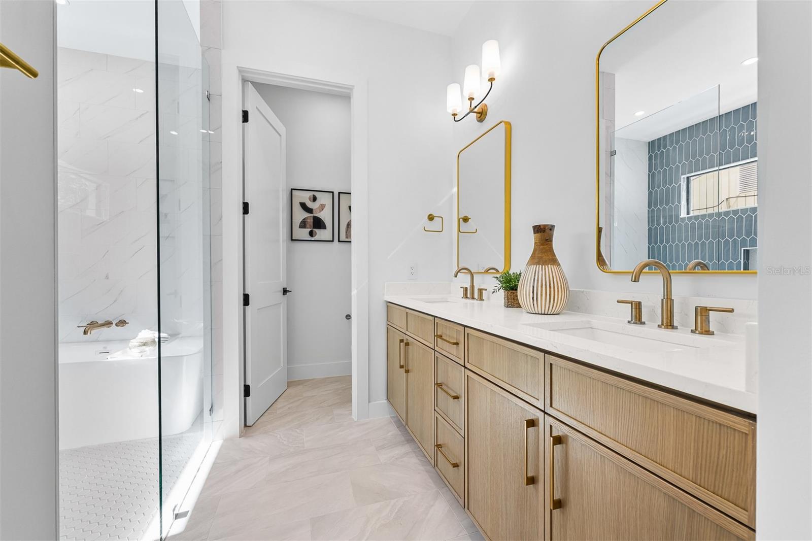 Image 36 of 66 For 3303 Helen Avenue