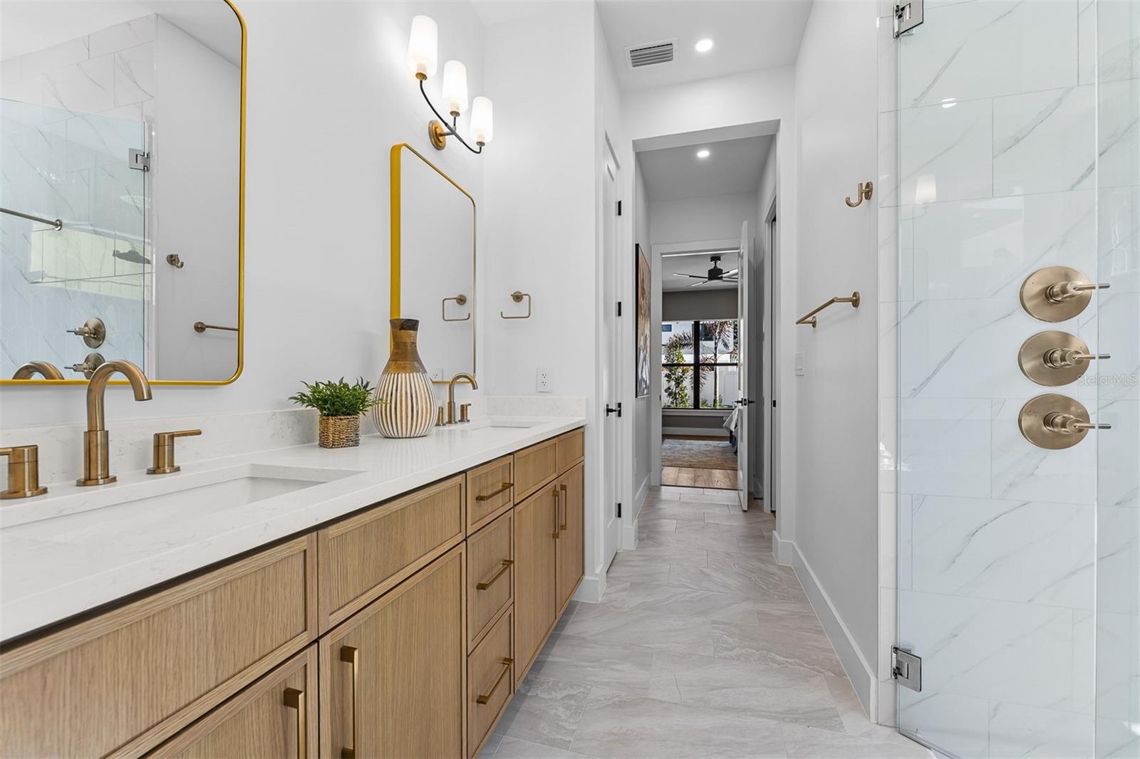 Image 37 of 66 For 3303 Helen Avenue